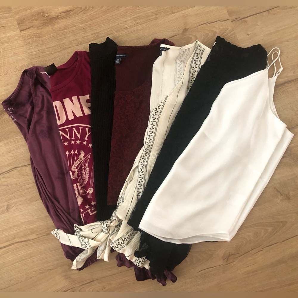 AEO & Express Women’s Shirt Bundle - Size M/L